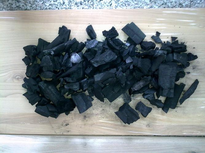 制作木炭最简单方法（亲手动手制作绿色环保木炭的简易步骤分享）
