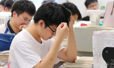 “寒门”也能飞出金凤凰，2022高考状元被清华录取，身世让人感慨