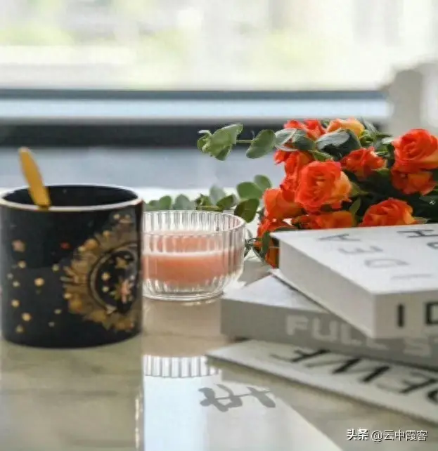 云中霞客小小富婆