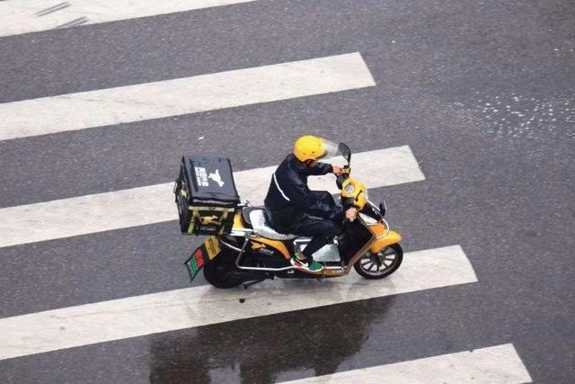 外卖员可以兼职做两个小时吗，下班兼职跑外卖4个小时能挣多少一个月？