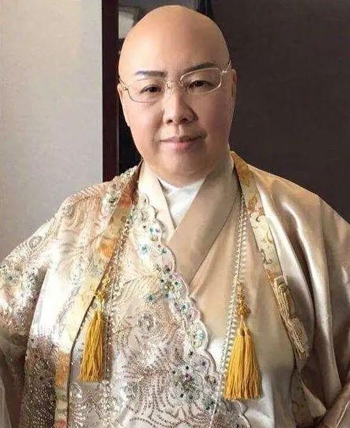 费玉清的家居生活视频_费玉清家史_费玉清一家四口的生活