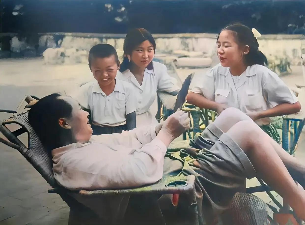 李讷个人生活_晚年李讷生活怎么样了_李讷晚年生活