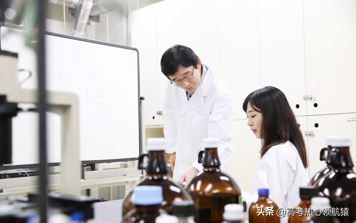 张雪峰讲生物科学类专业：为什么生物学科越来越没地位？
