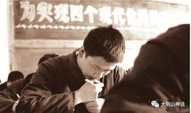 为什么现代社会对一些知识分子充满了蔑视