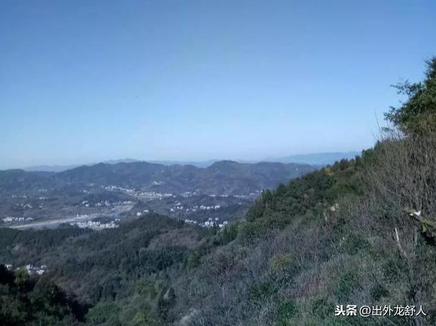 传说九华老爷驻锡九华山前，曾在舒城法华山结庐传法！