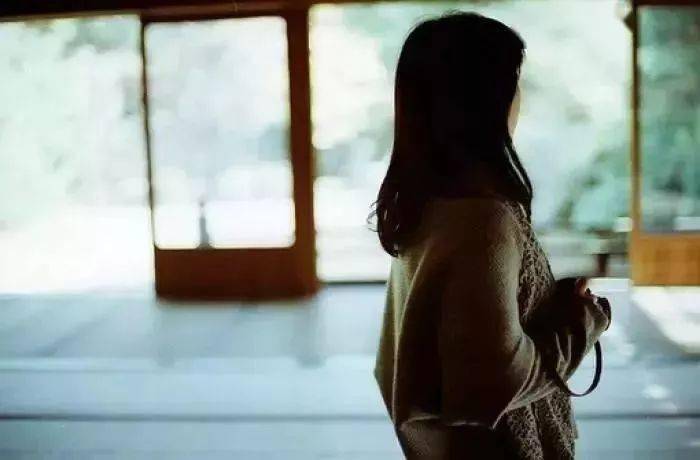 女人把这4样东西看淡，说明她一点也不幸福！