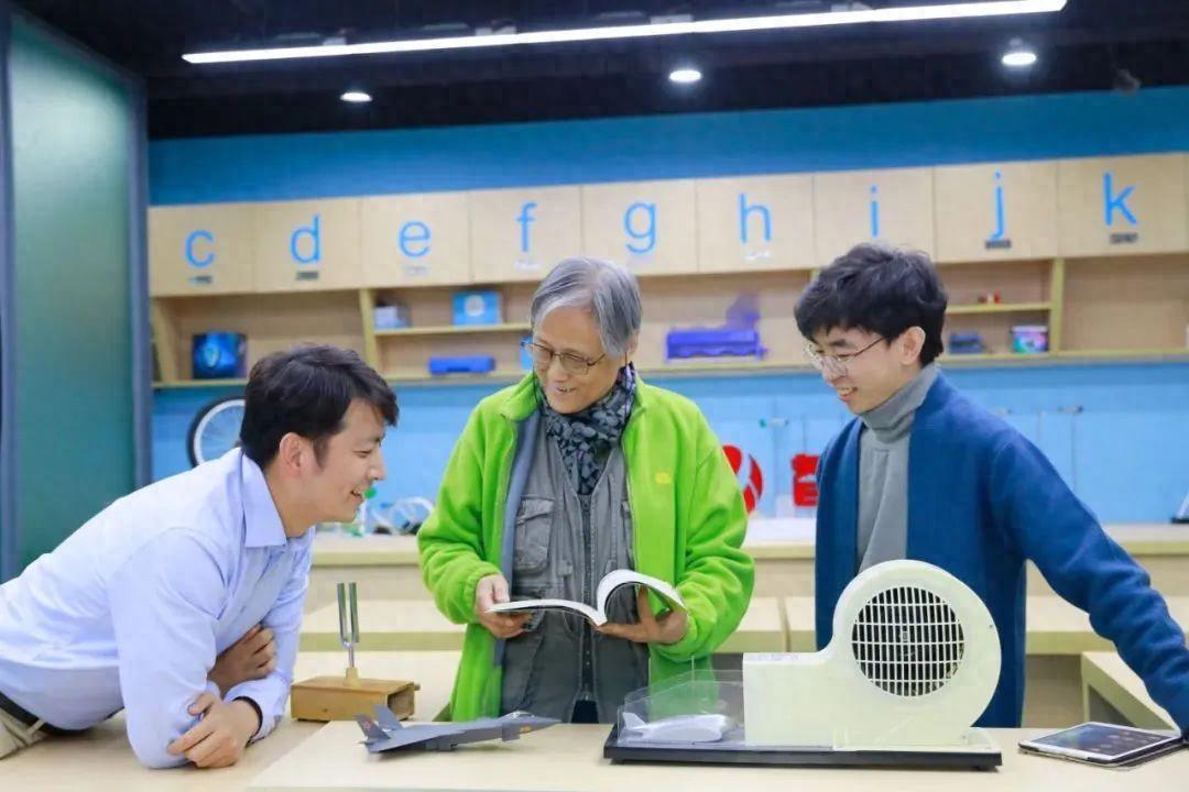 不刷题也能学好物理？跟着“吴姥姥”走进科学的大观园