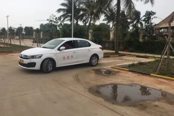 考驾照科一科二科三科四分别考什么