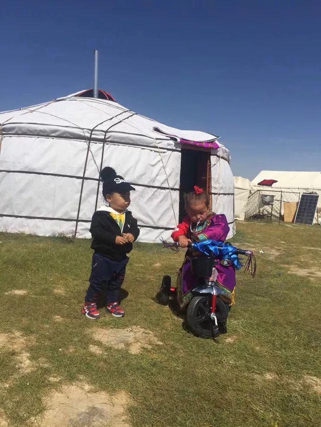 游牧民族生活_牧民游牧生活_牧民游牧生活视频