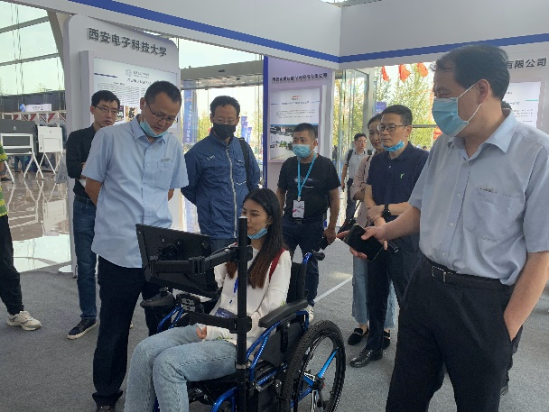 科技峰会主题文案_科技峰会海报_全球智慧科技创新峰会