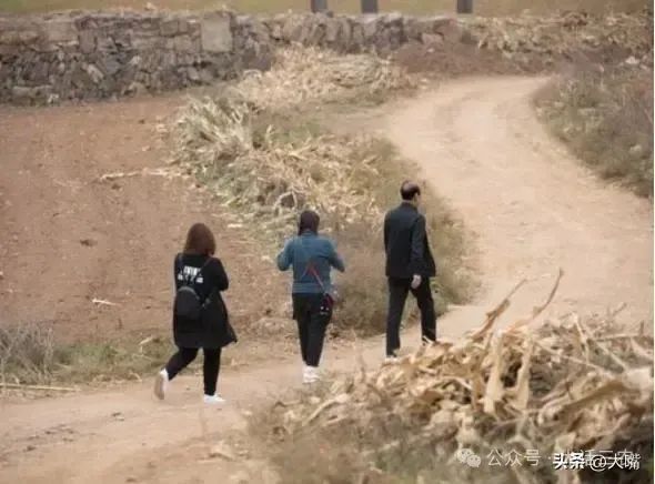 乡村奇闻怪事栏目_乡村怪事中国奇闻视频_中国乡村奇闻怪事