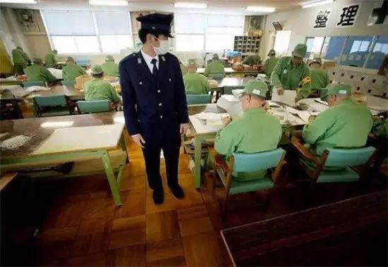 监狱生活有多可怕_监狱里的生活是_在监狱里的生活是怎样的