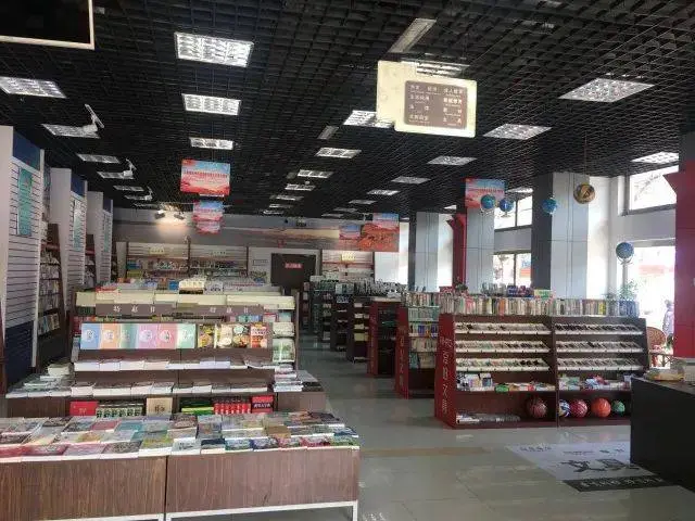 小县城适合年轻人创业项目（小县城开什么店比较有市场）